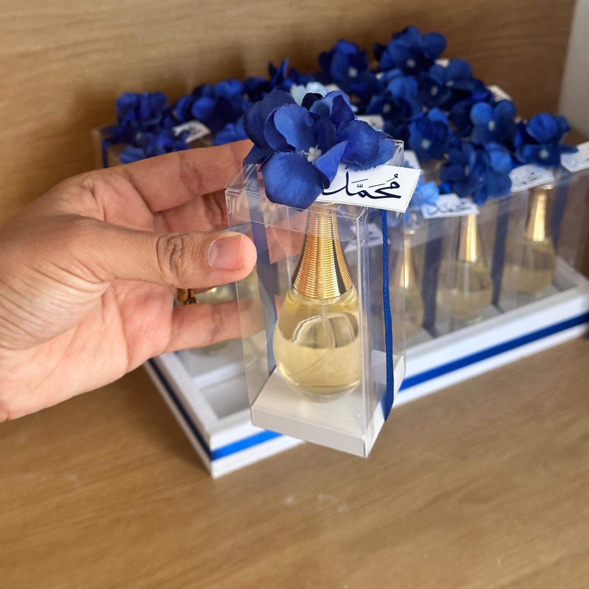 عطر جدور مع علبه شفافه