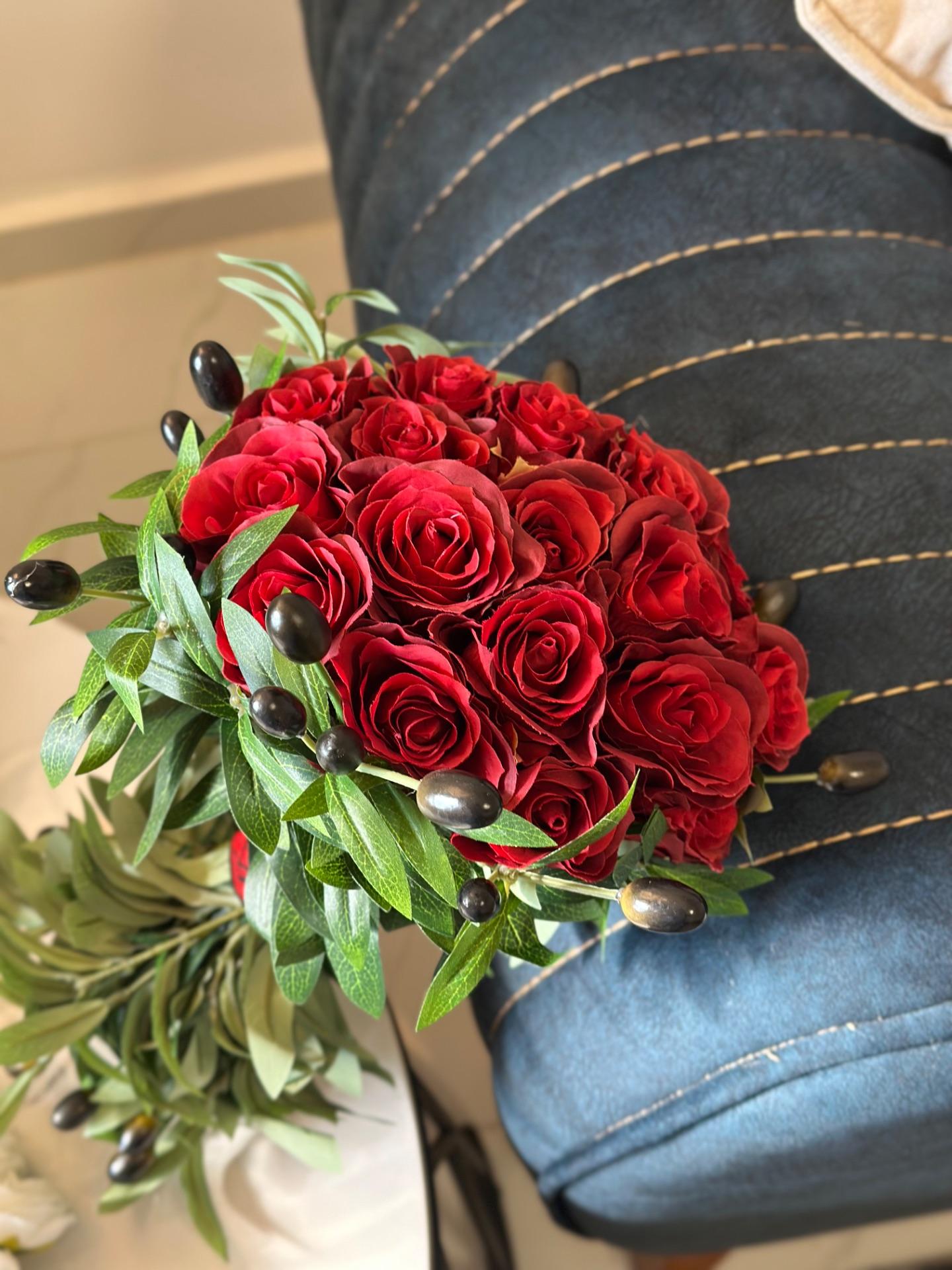 مسكة جوري احمر مع زيتون