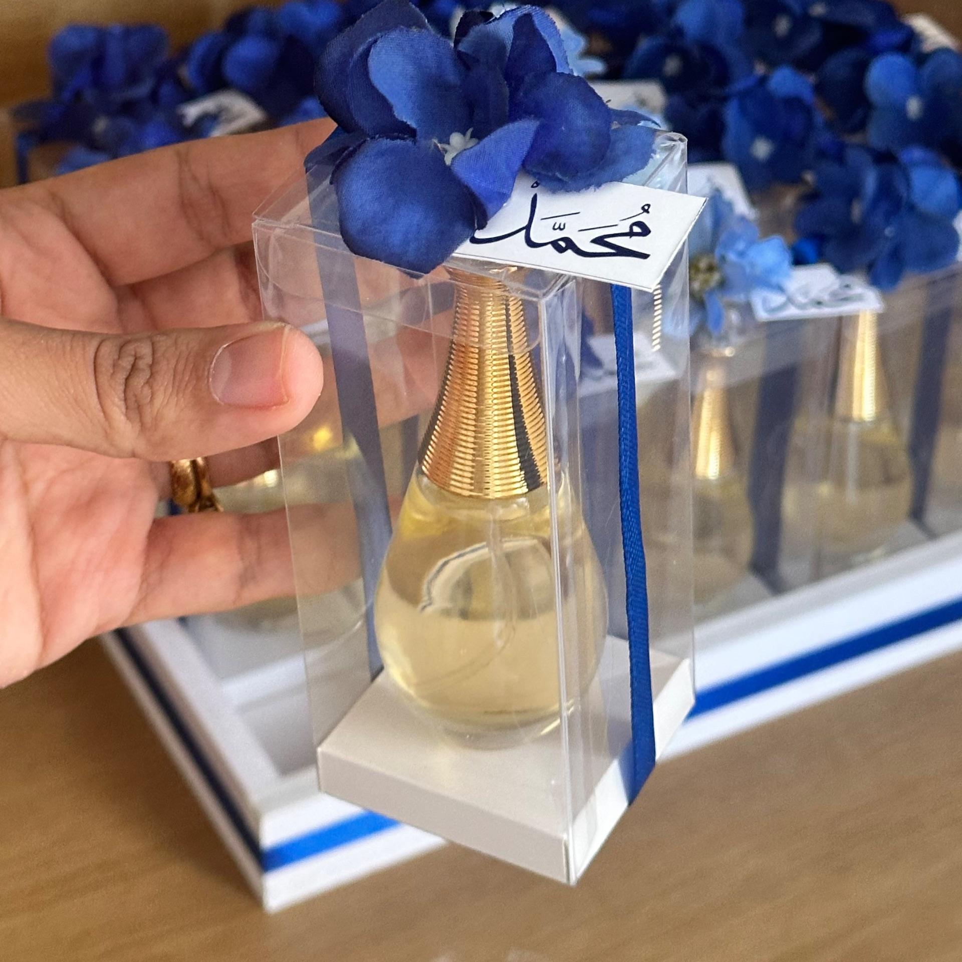 عطر جدور مع علبه شفافه