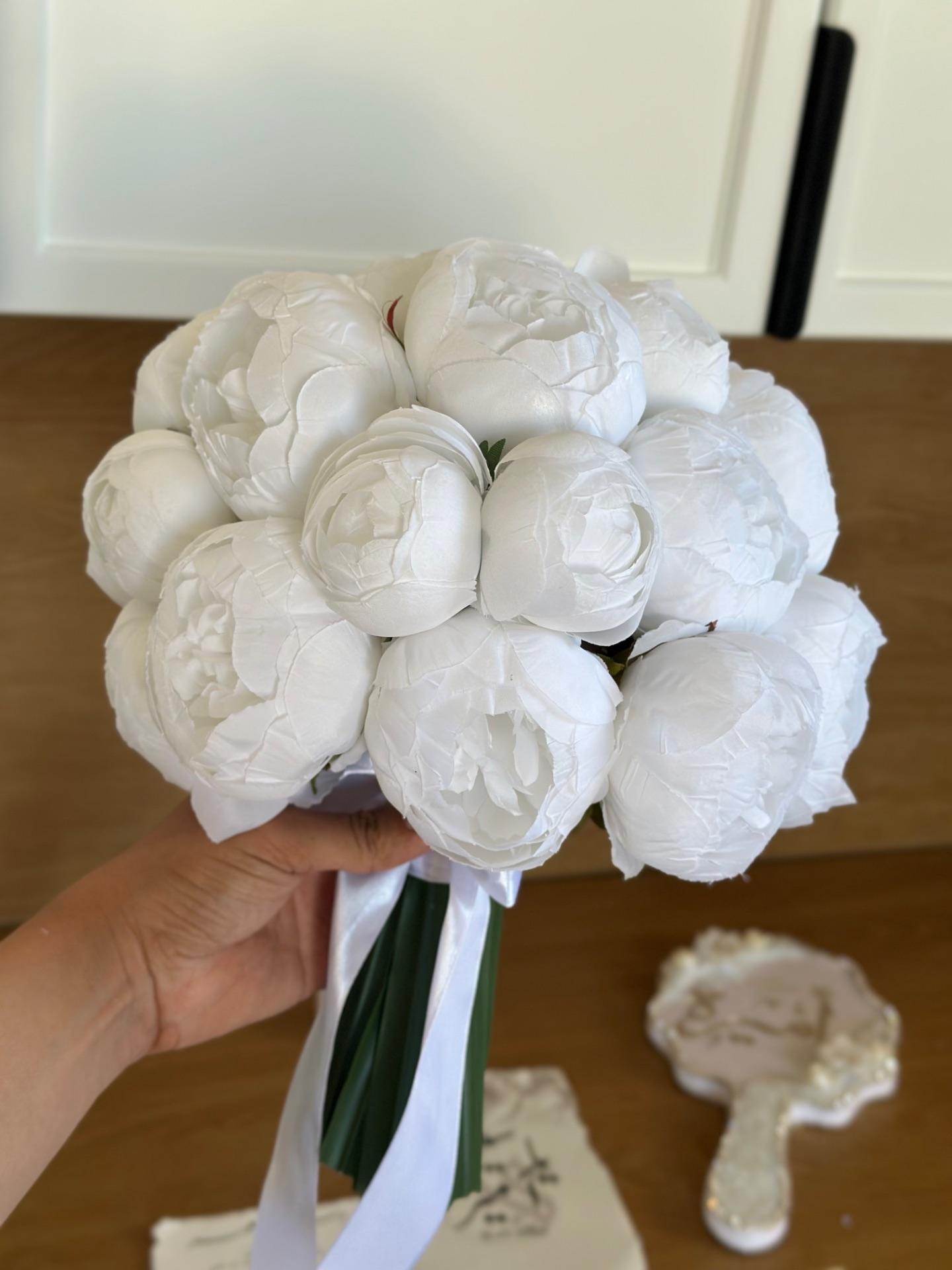 مسكة بيوني مشكل - ابيض ناصع