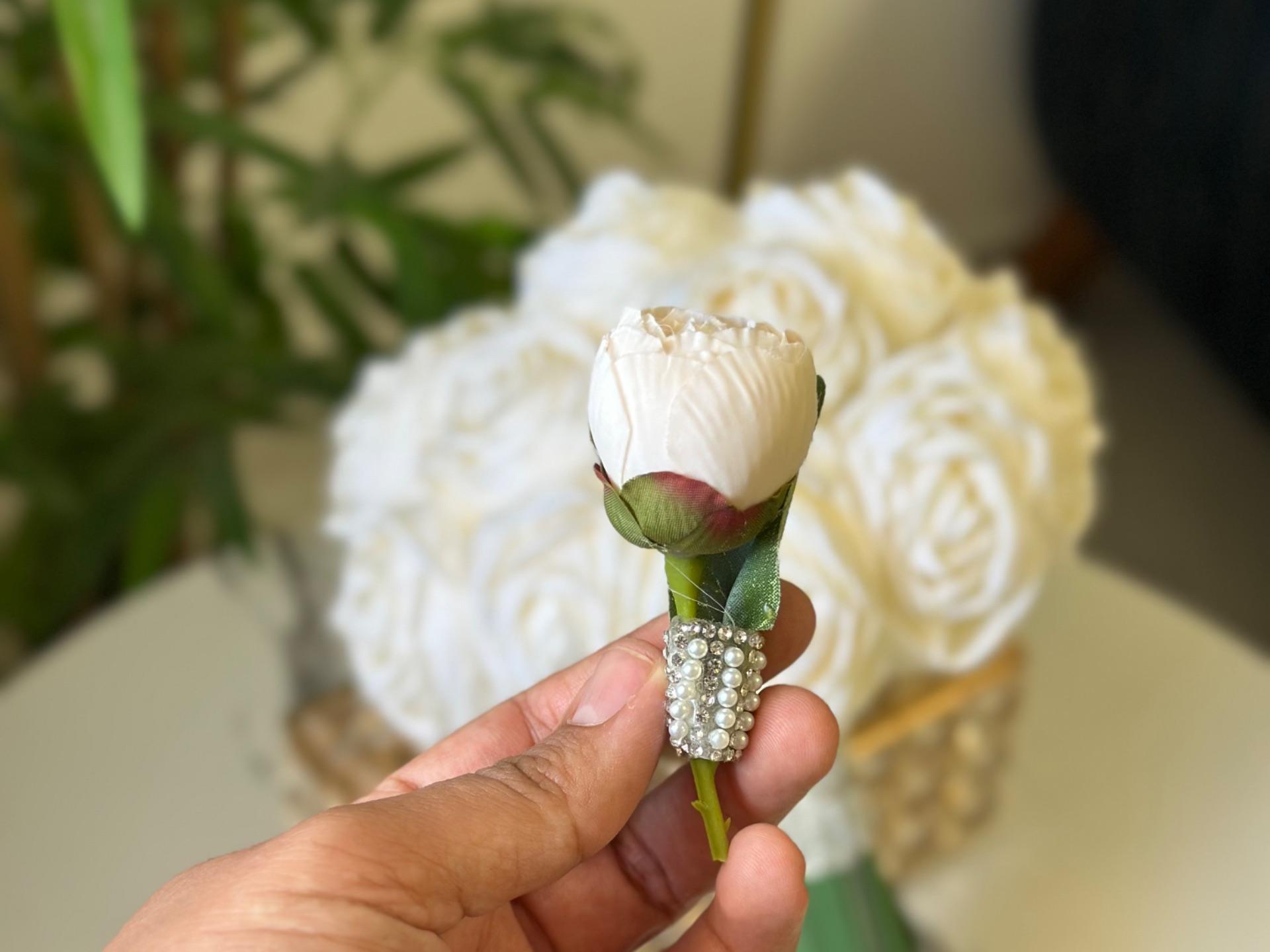 مسكة بيوني نص فتحة - لون ايفوري