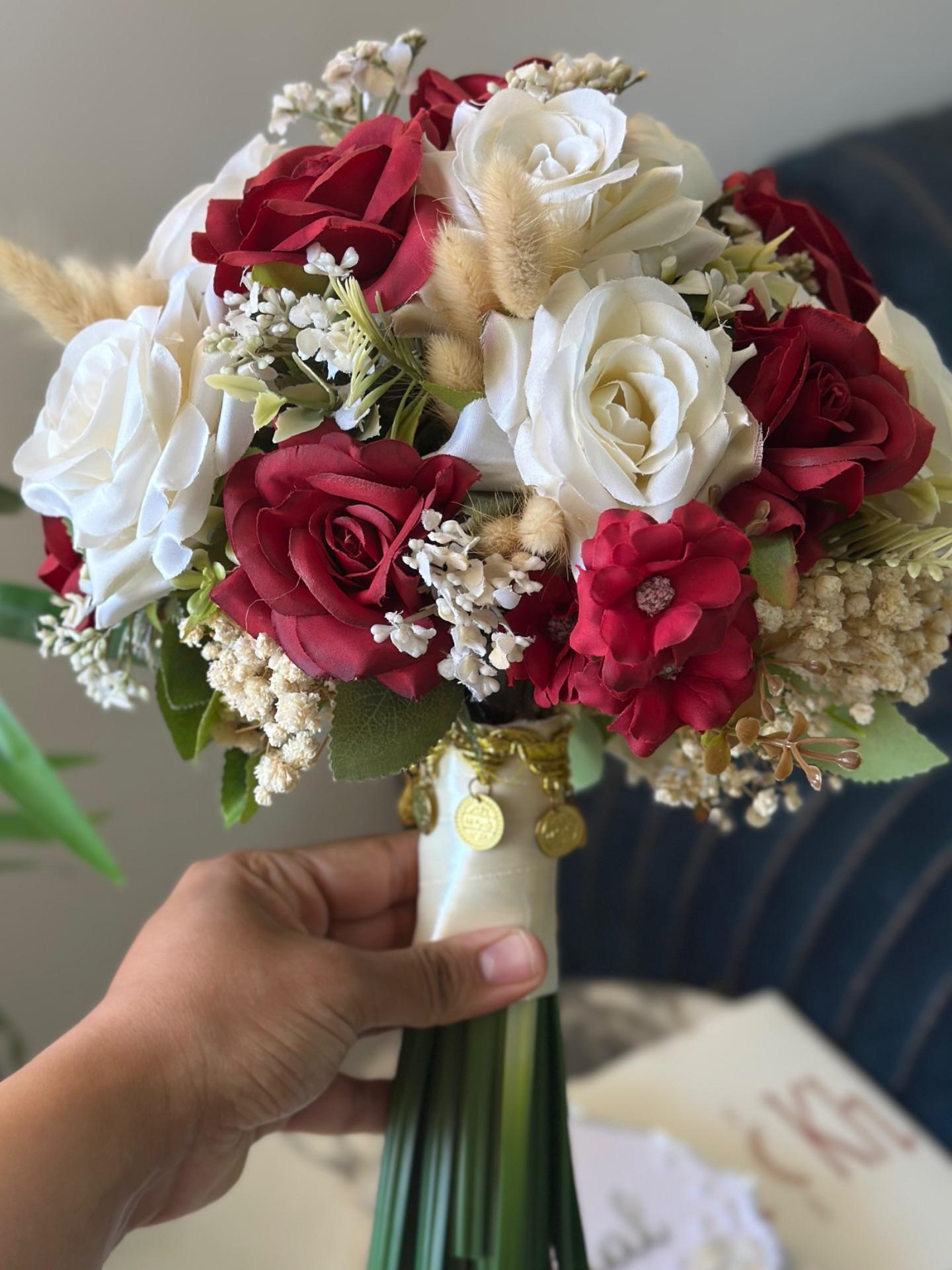 مسكة جوريات خمري وابيض 