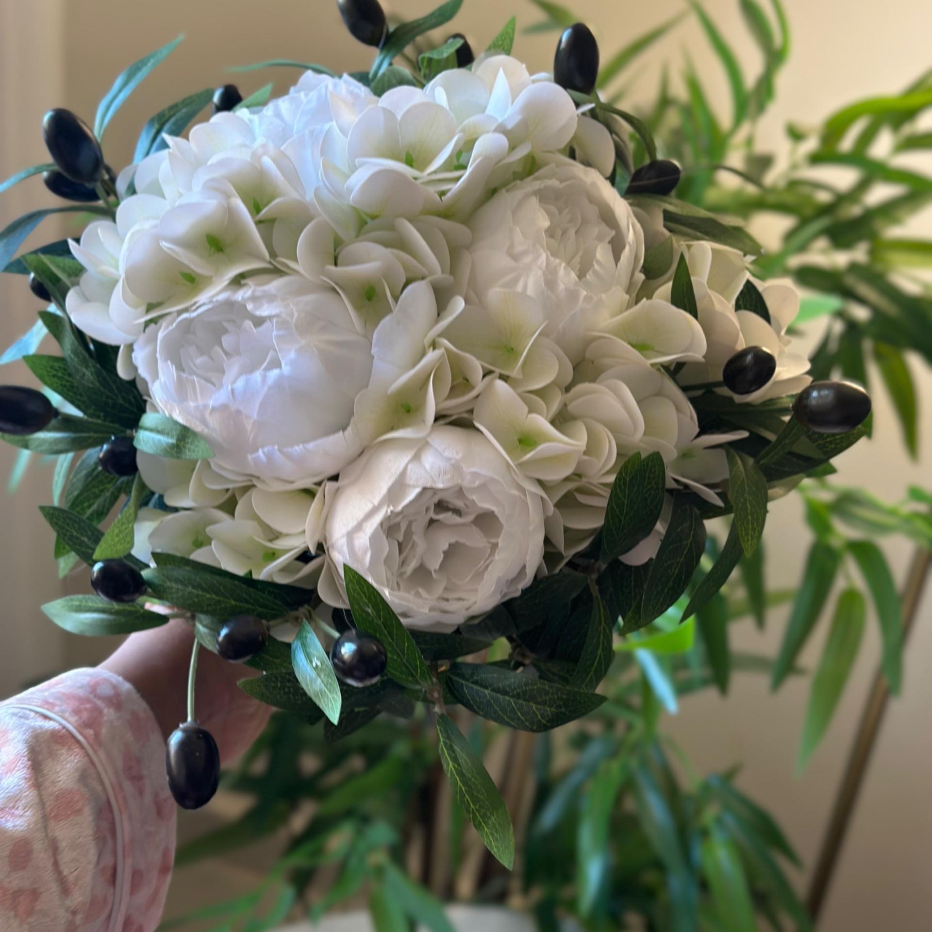 مسكة حنا صغيرة - ورد ابيض مع زيتون 