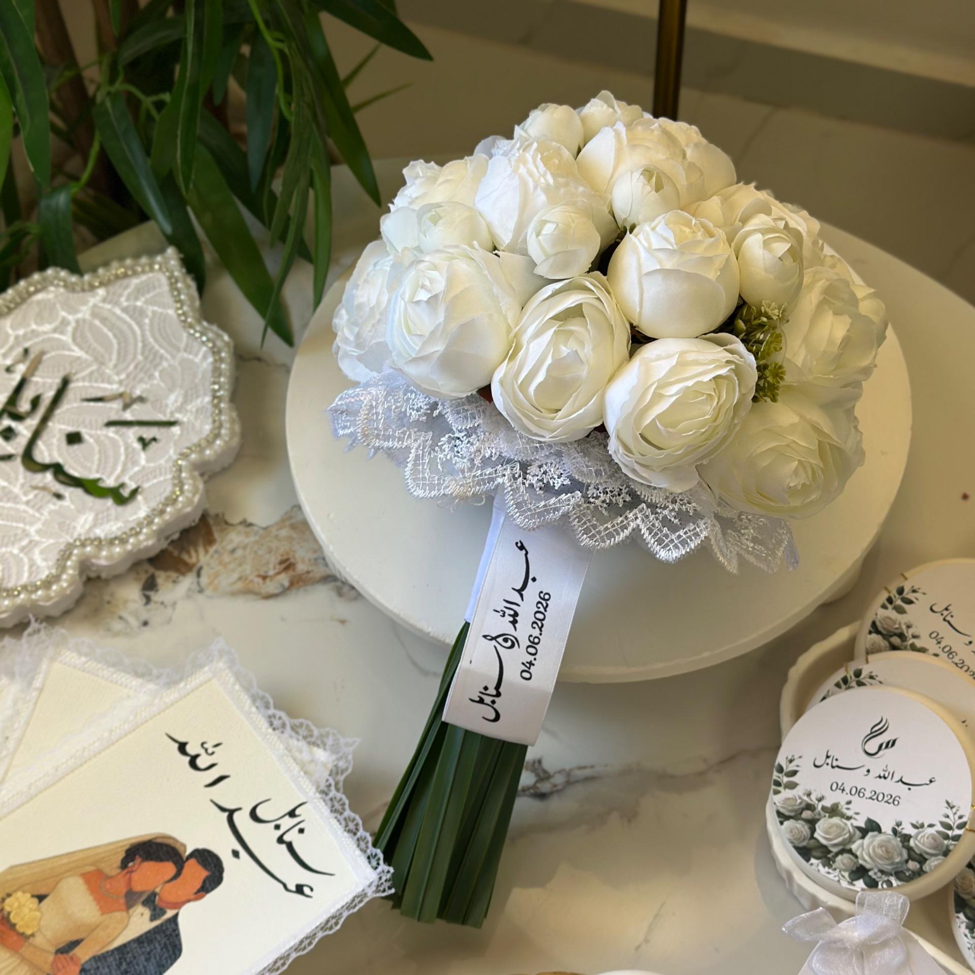 مسكة بيوني مشكل مع دانتيل