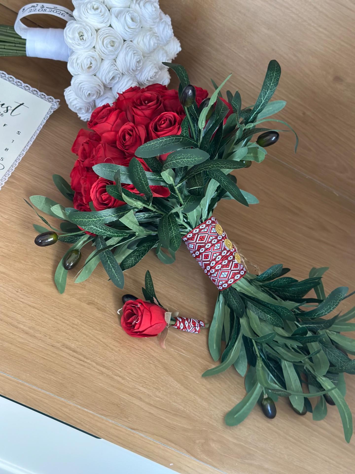 مسكة جوري خمري مع زيتون موديل ٢ 