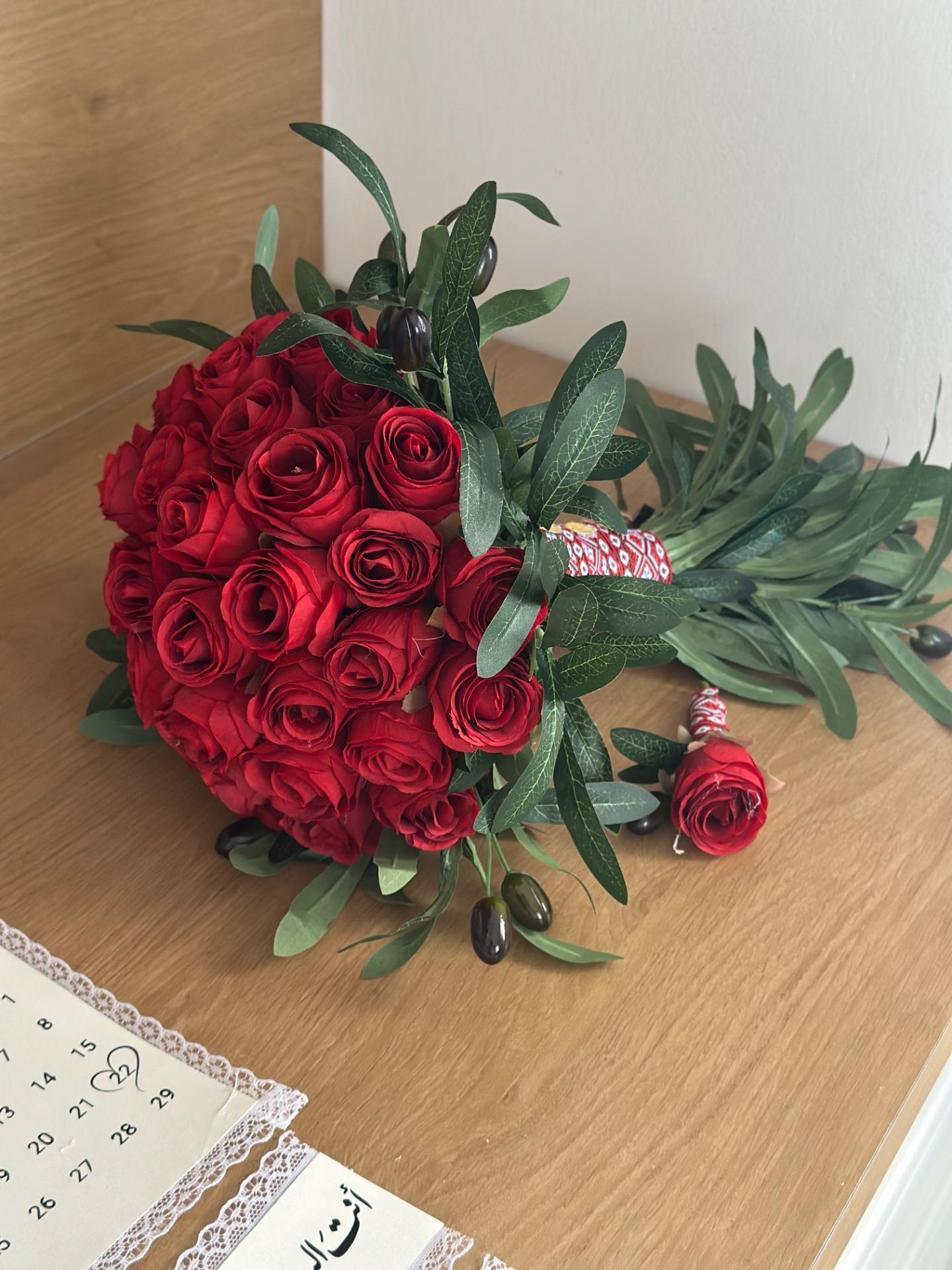 مسكة جوري خمري مع زيتون موديل ٢ 